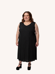 Jaya Pleated Dress | Black