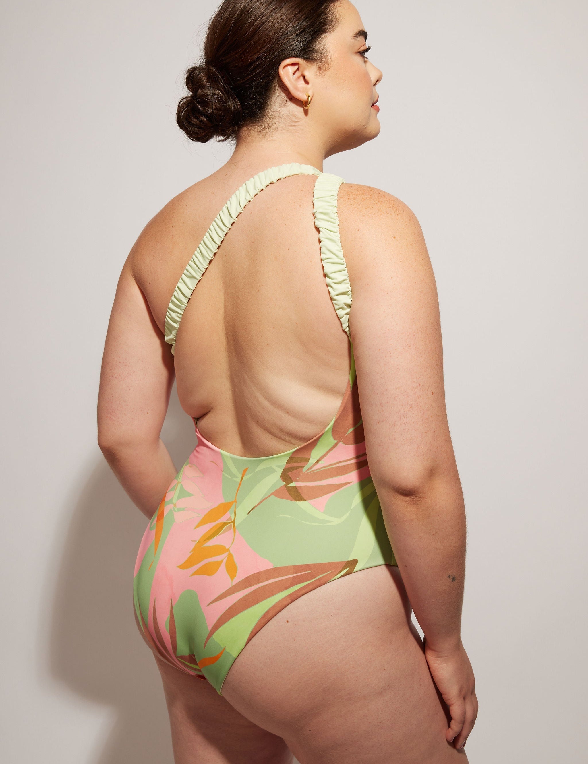 NomadsSwim-24-Green-99_ab1e0233-b5c0-4a31-905b-30ca64bda9b8.jpg