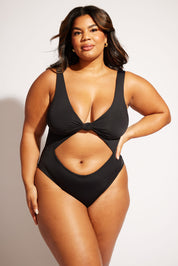 Shoreline One Piece II | Black